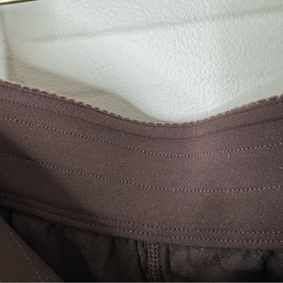 Lululemon Tapered Leg Corduroy Velvet Espresso Brown Jogger Pants Size 4 - Picture 10 of 10